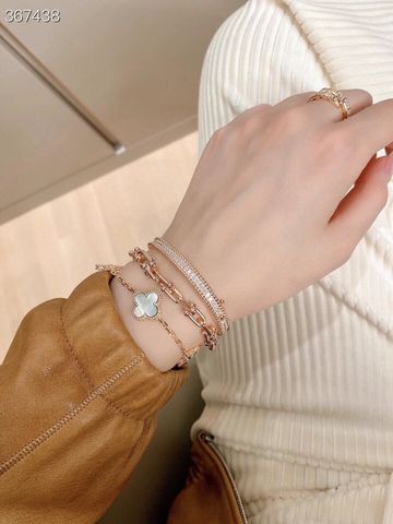 Lắc tay đá Van* Cleef