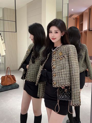 Áo khoác tweed chanel* kẻ ô màu đẹp khuy vàng đồng đẹp sang VIP 1:1