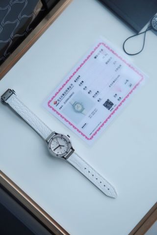 Đồng hồ nữ Hublot* dây vân cá sấu case 33mm nạm kim cương đẹp VIP 1:1