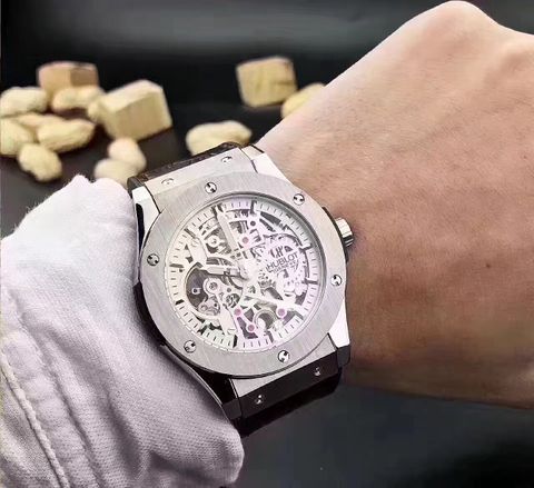 Đồng hồ cơ hublot đẹp 45mm