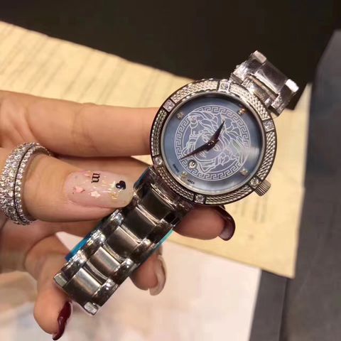 Đồng hồ versace case 34 cho nữ Sale