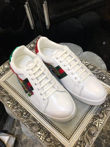 Giày thể thao gucci thêu độc lạ đẹp