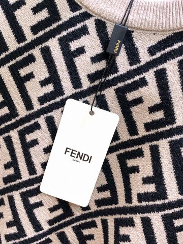 Áo len nam FENDI* hoạ tiết FF nâu SIÊU CẤP