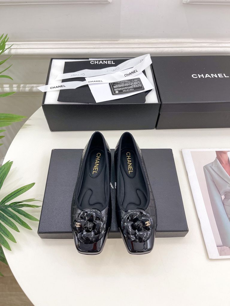 Lịch sử giá Giày bệt Hài Giày búp bê Hoạ tiết Chanel cập nhật 82023   BeeCost