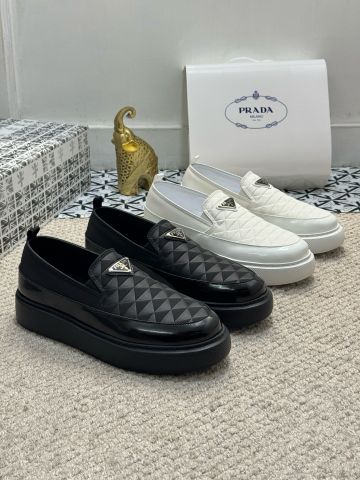 Giày slip on nam PRADA* da bò vân tam giác đẹp đôc SIÊU CẤP