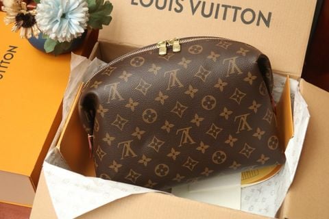 Nhân bản từ Clutch Louis* LV* nam nữ da bò mềm