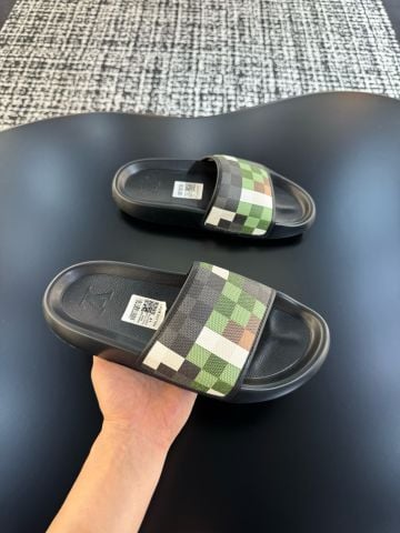Dép nam L*V quai hoạ tiết caro Monogram cao cấp