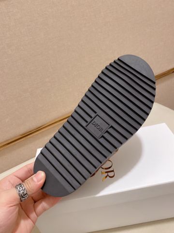 Sandal nam DIOR* sỏ ngón quai da bóng