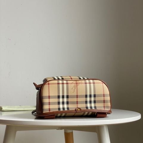 Ba lô nữ Burberry* kẻ pha da lỳ nâu đẹp size 22x31cm