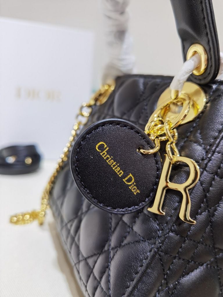 T2570 Dior túi size 37cm 42cm siêu cấp Hoa Nắng Chúng tôi tin vào sức mạnh của chất lượng #43 T2570 Dior túi size 37cm 42cm siêu cấp Hoa Nắng Chúng tôi tin vào sức mạnh của chất lượng