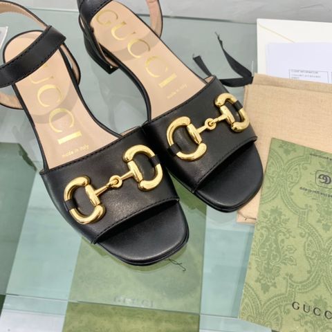 Sandal nữ GUCCI* gót vuông 4cm quai da bò khoá vàng đẹp SIÊU CẤP