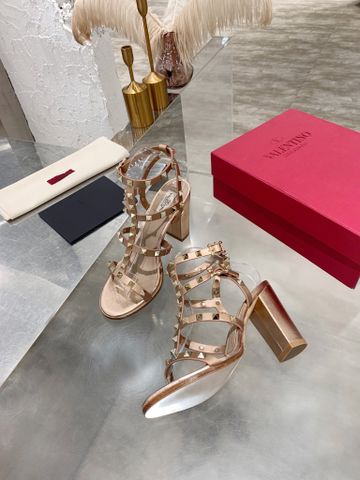 Sandal cao gót VALENTINO* quai da bò tán đinh gót vuông cao 7cm và 10cm