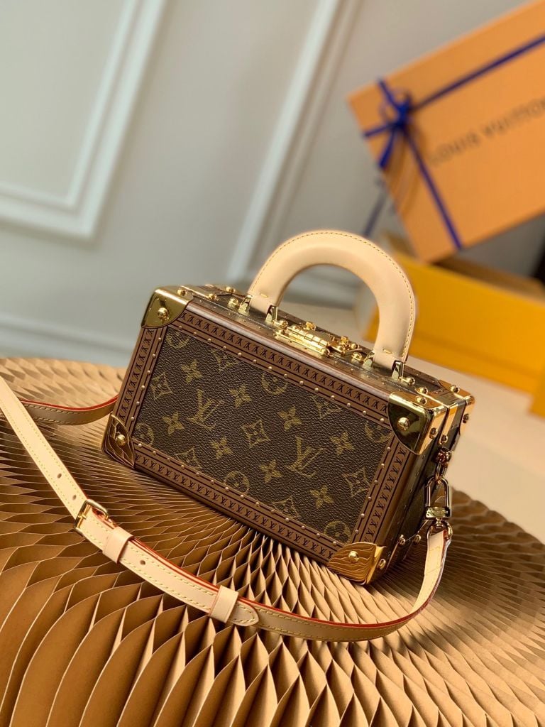 Túi hộp vuông LV* size 23cm có quai cầm hoạ tiết Monogram 4 góc nẹp và –  lien fashion