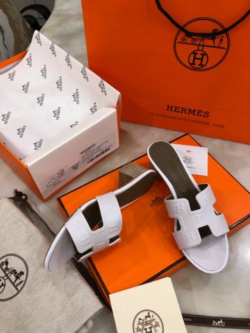 Dép nữ Hermes* quai da bò dập nổi logo gót vuông 5cm và loại bệt hàng SIÊU CẤP