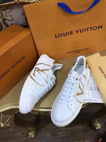 Sneaker LV* nam nữ da bò in Logo vàng