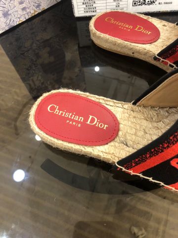 Sục Dior* nữ đế cói hoạ tiết báo màu độc mẫu mới