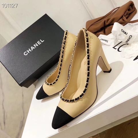 Giày cao gót chanel* loại cao 8,5cm và 4,5cm da bò lỳ viền xích vàng đẹp sang SIÊU CẤP