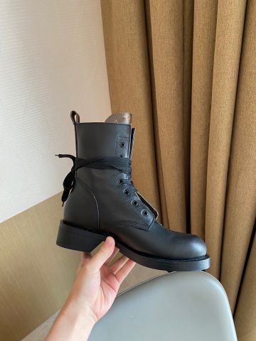 Boot LV* cổ lỡ da bò mềm dáng khoẻ SIÊU CẤP