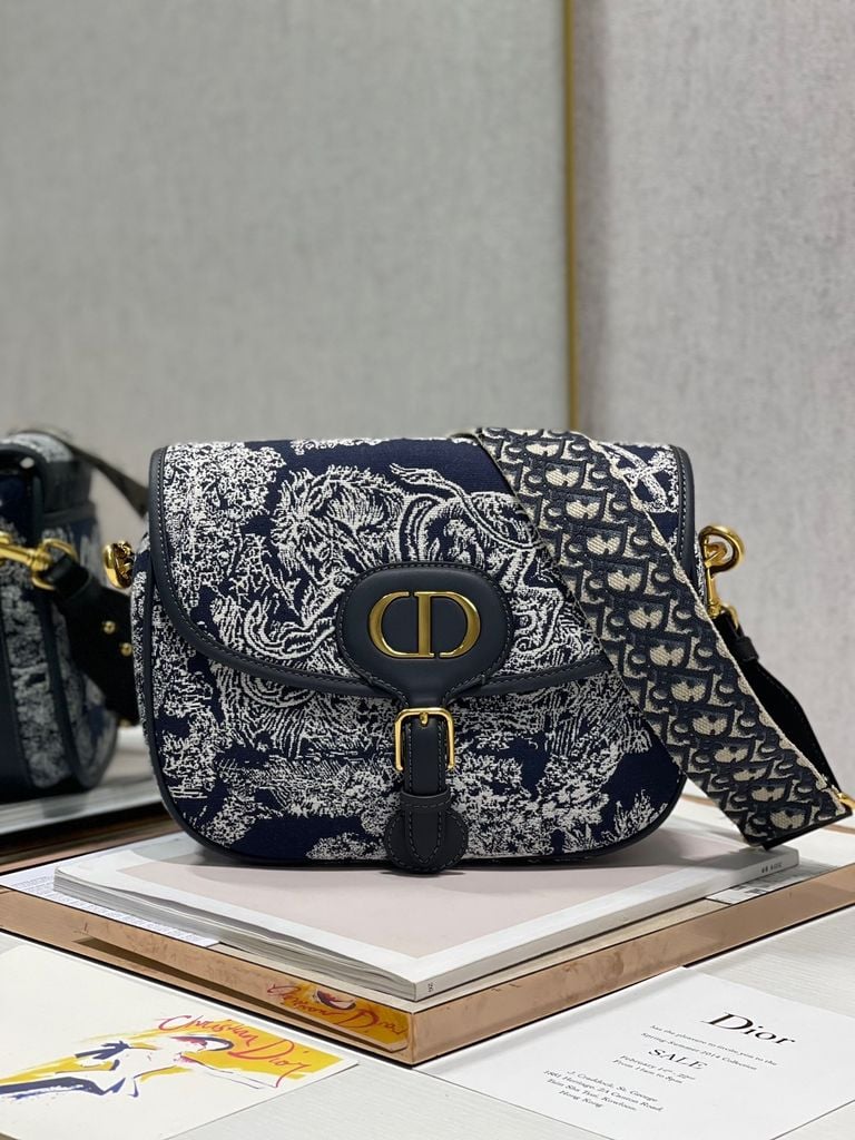 Túi đeo chéo Dior túi hộp trái tim dễ thương 3 màu nữ tính thanh lịch   TDCD011