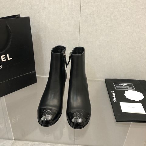 Boot chanel* cổ lỡ da bò lỳ gót tráng vàng