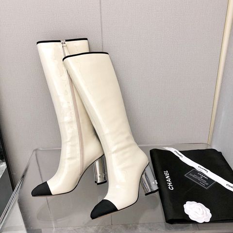 Boot chanel* cổ cao gần gối da bò lỳ gót to tráng bạc cao 9cm