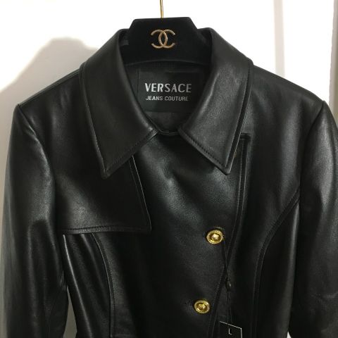 Áo da nữ VERSACE* khuy vàng đai eo đẹp sang VIP 1:1