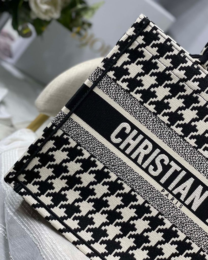 dior book tote 36cm