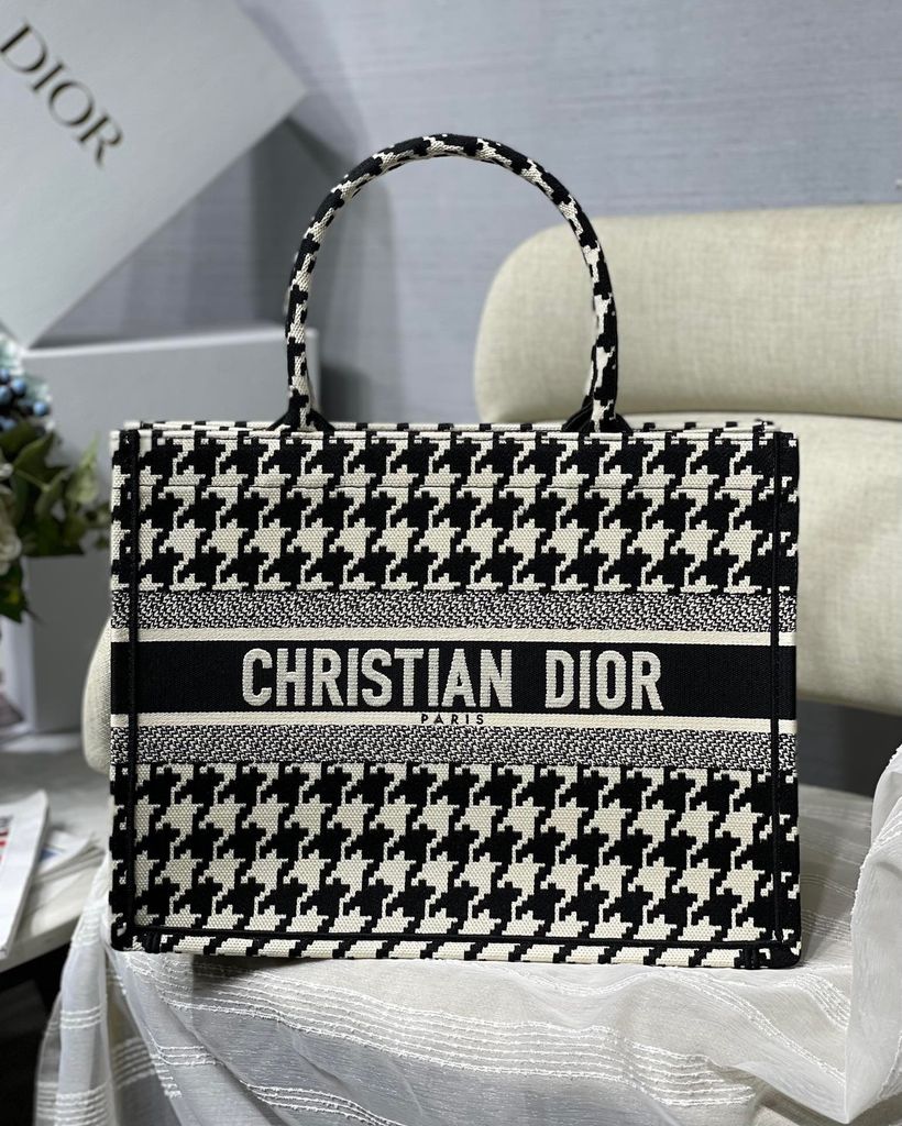 dior book tote 36cm