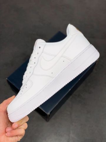 Giày thể thao nam nữ nike air force 1 low lx lucky charm