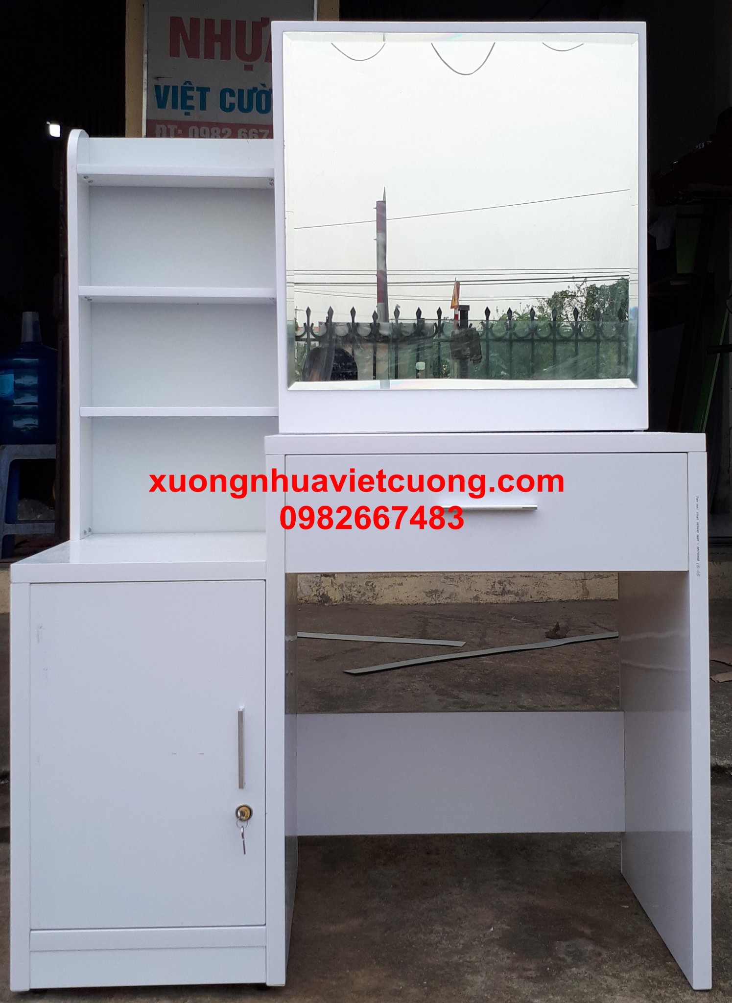 BÀN TRANG ĐIỂM BTD29