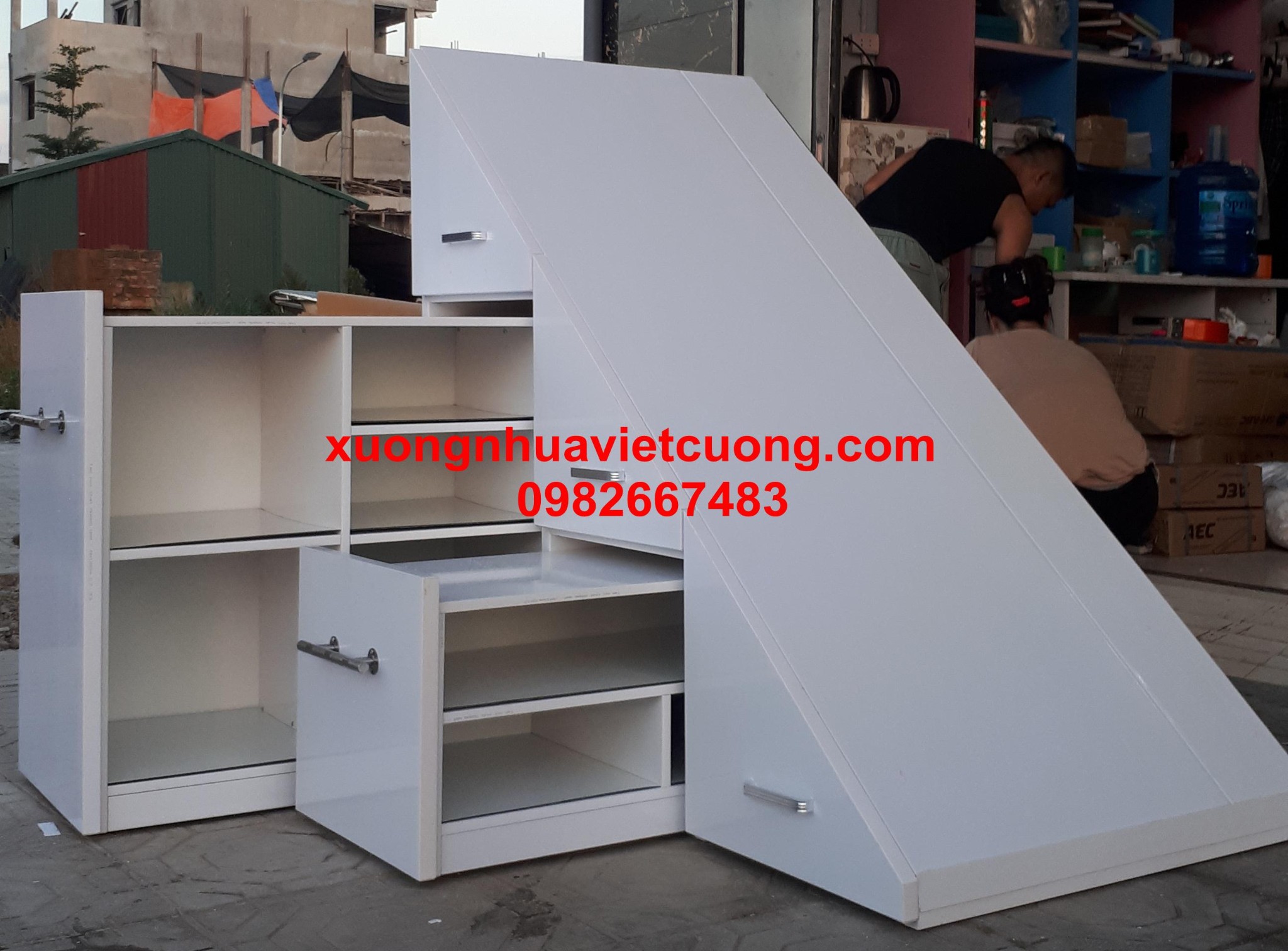 TỦ CẦU THANG TCT10