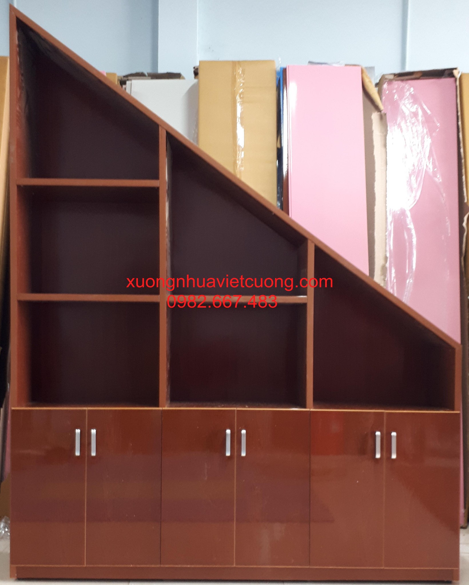 TỦ CẦU THANG TCT13