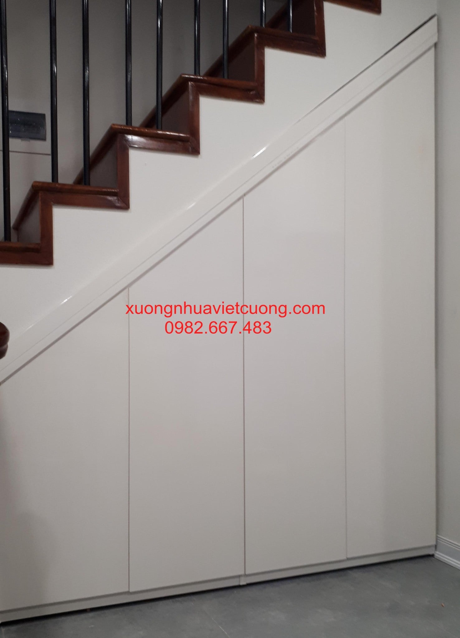 TỦ CẦU THANG TCT12