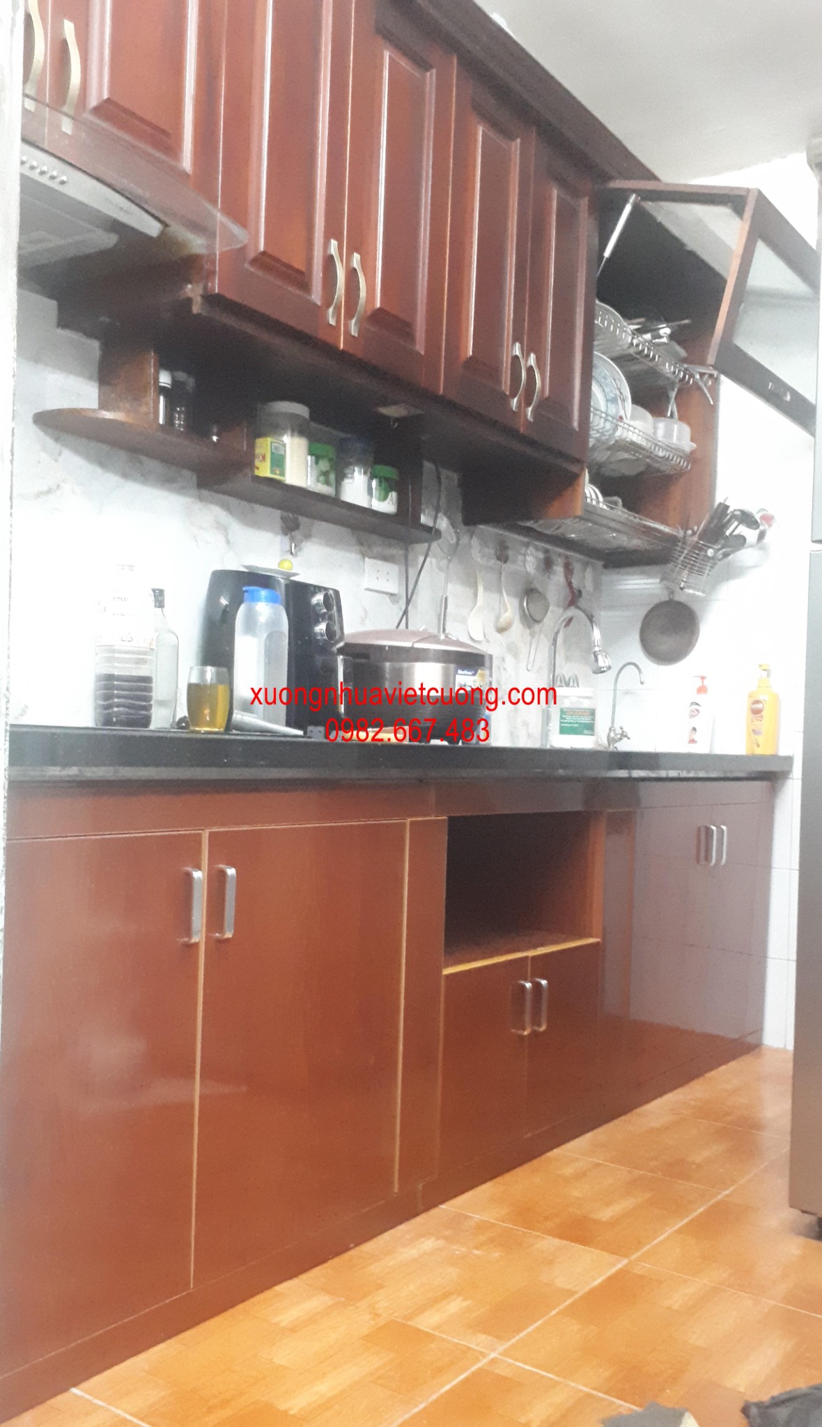 TỦ BẾP NHỰA TBN04