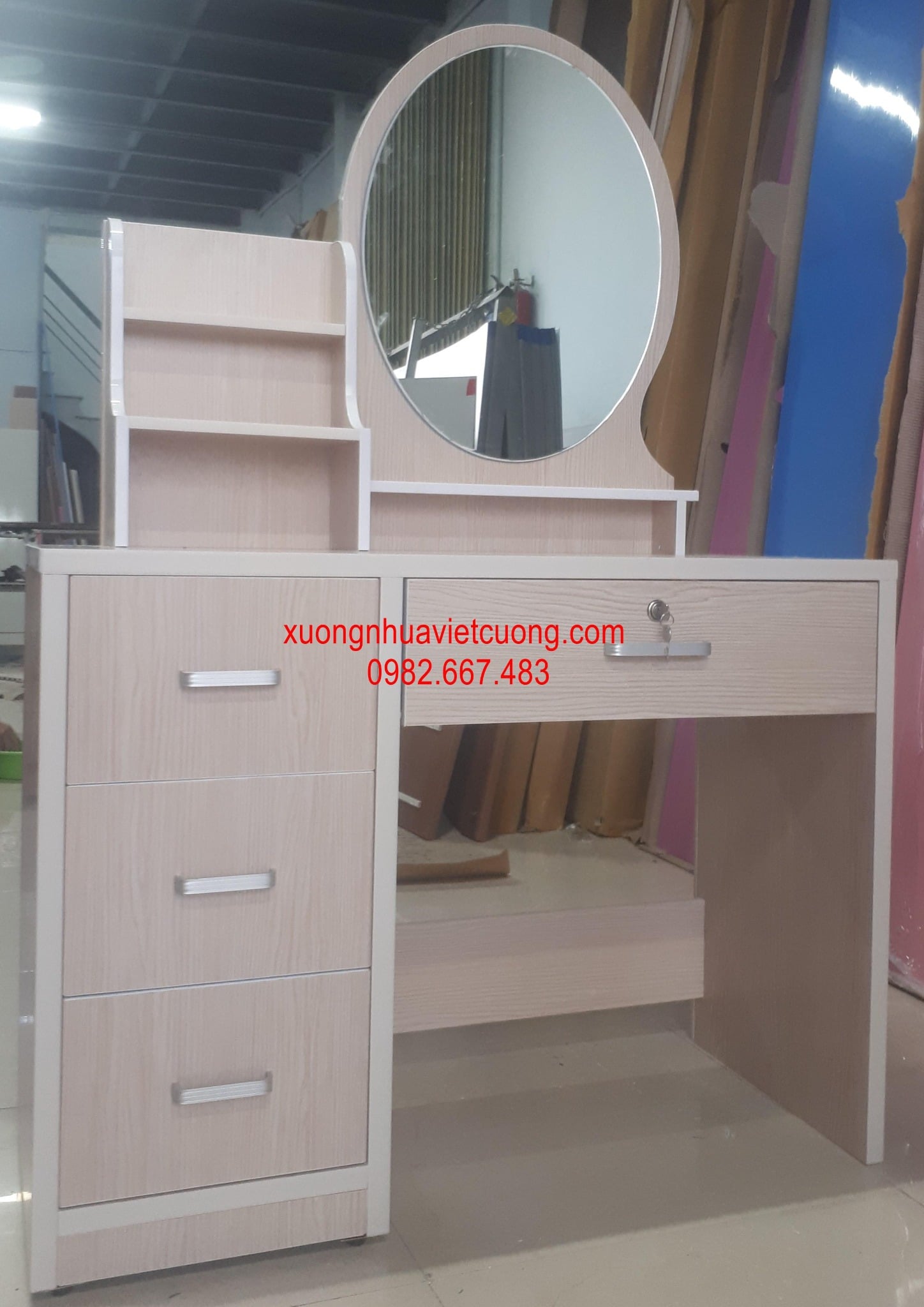 BÀN TRANG ĐIỂM BTD35