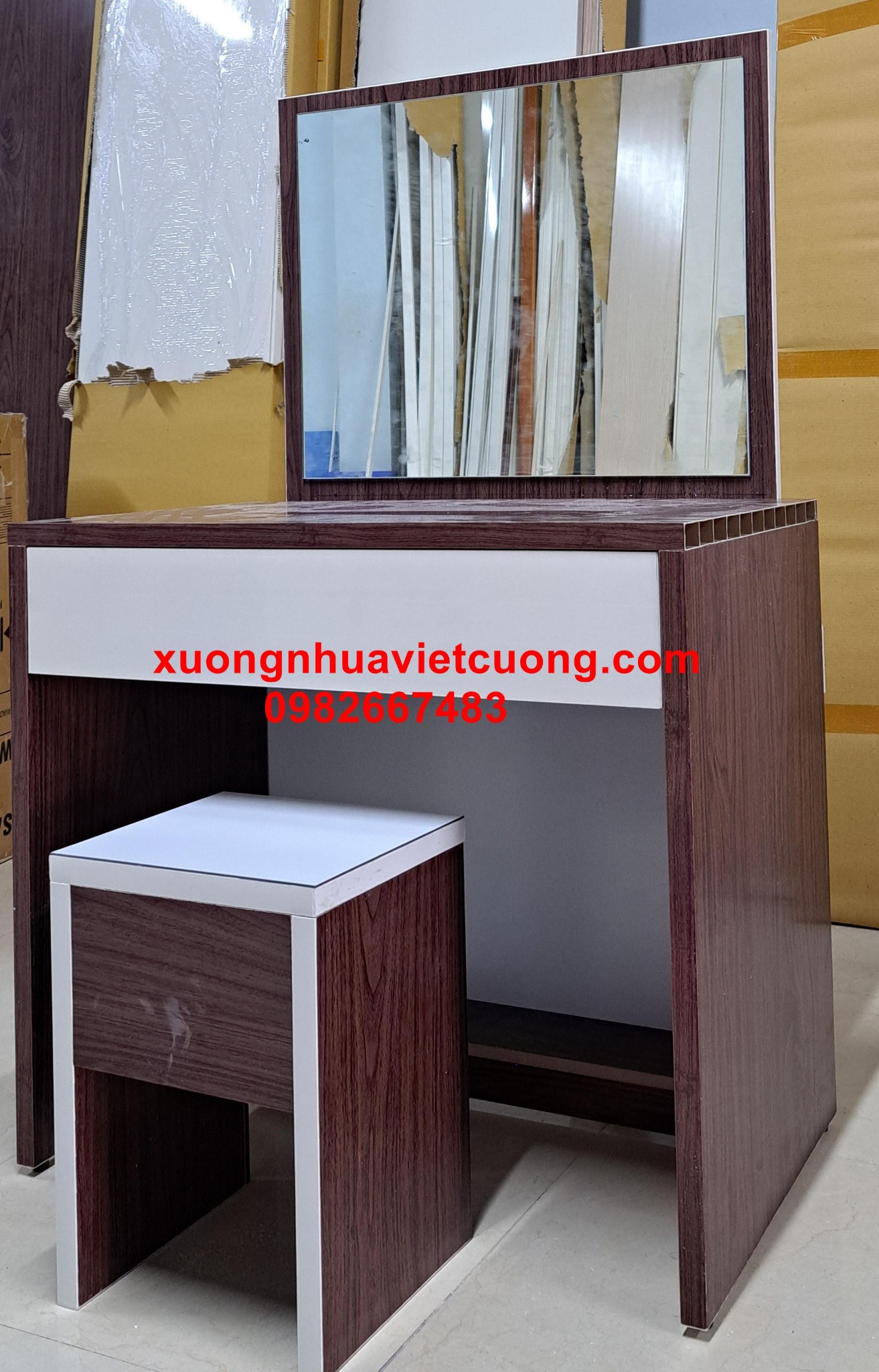 BÀN TRANG ĐIỂM BTD50