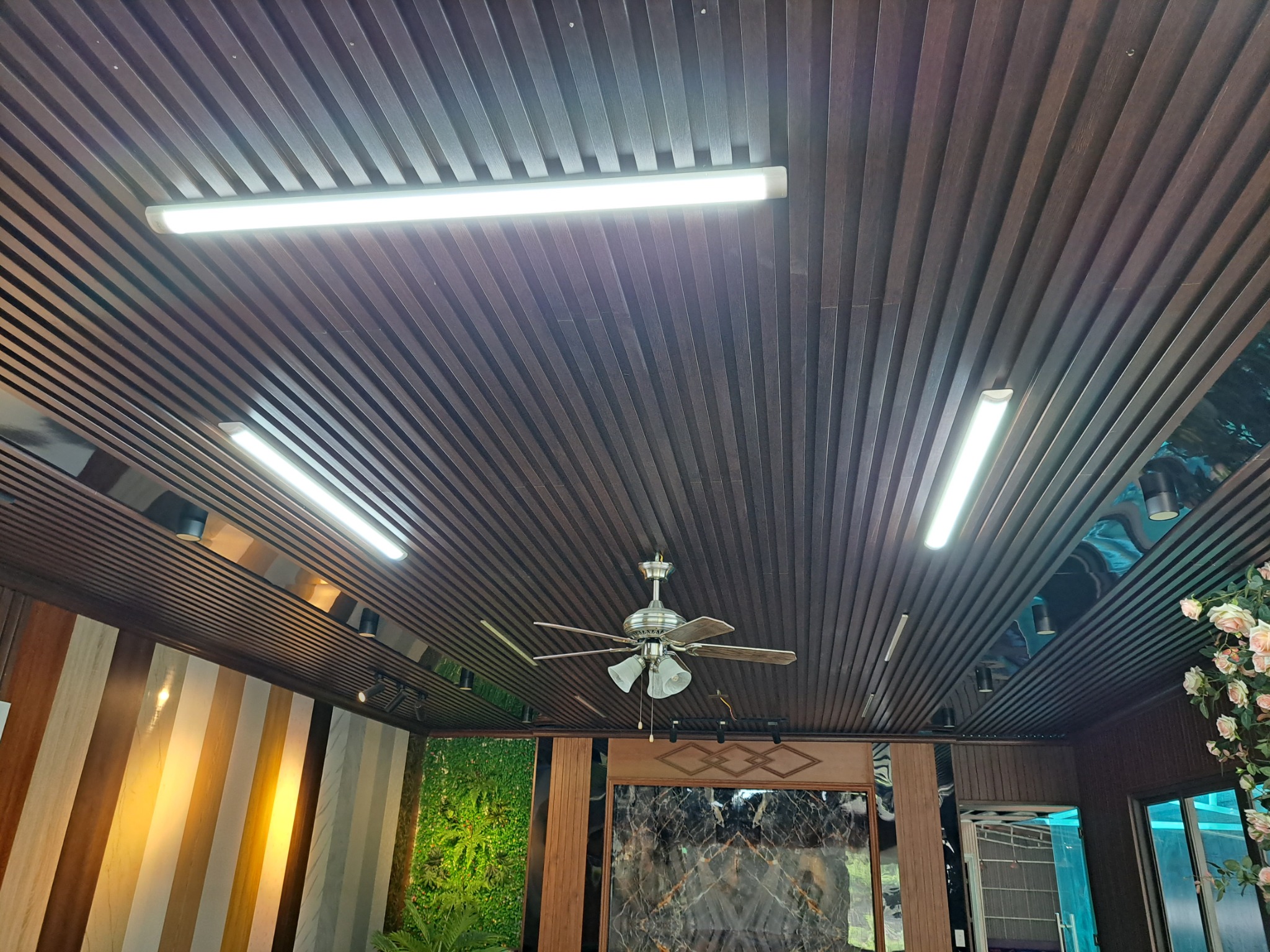 ỐP TRẦN TƯỜNG NANO CT05