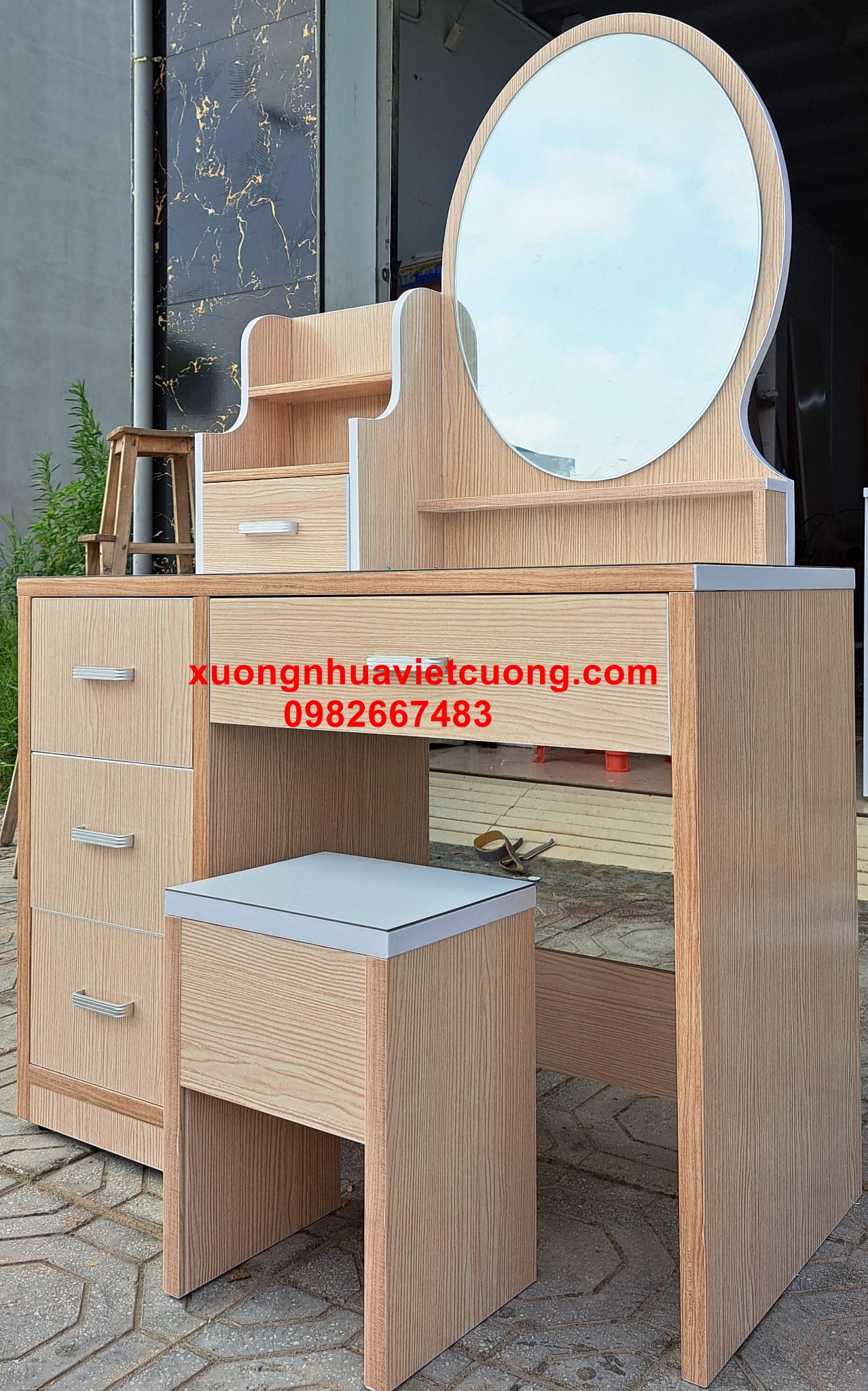 BÀN TRANG ĐIỂM BTD56