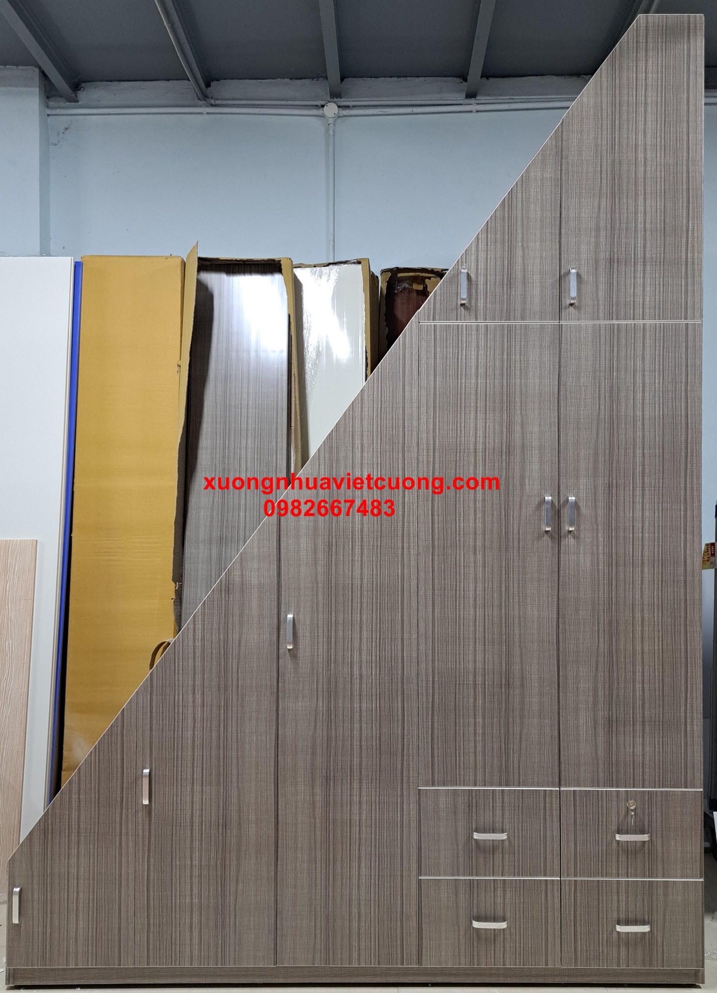 TỦ CẦU THANG TCT22