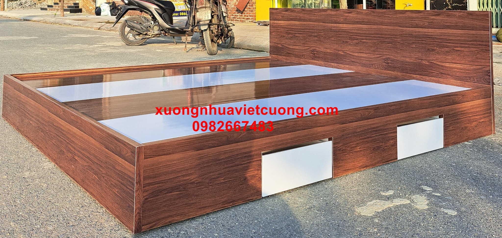 GIƯỜNG NHỰA ĐÀI LOAN GN81