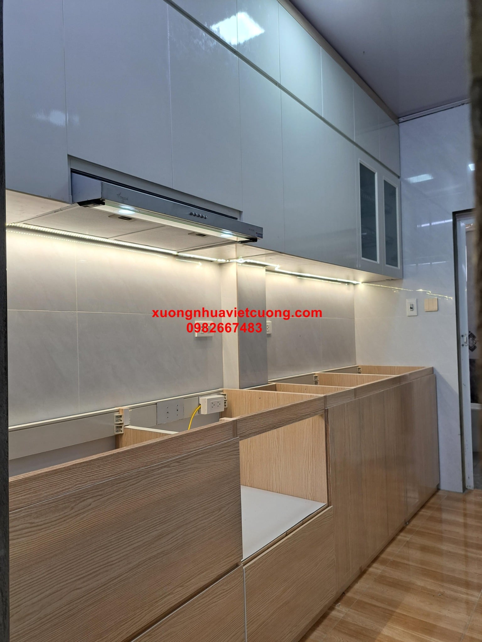 TỦ BẾP NHỰA TBN83