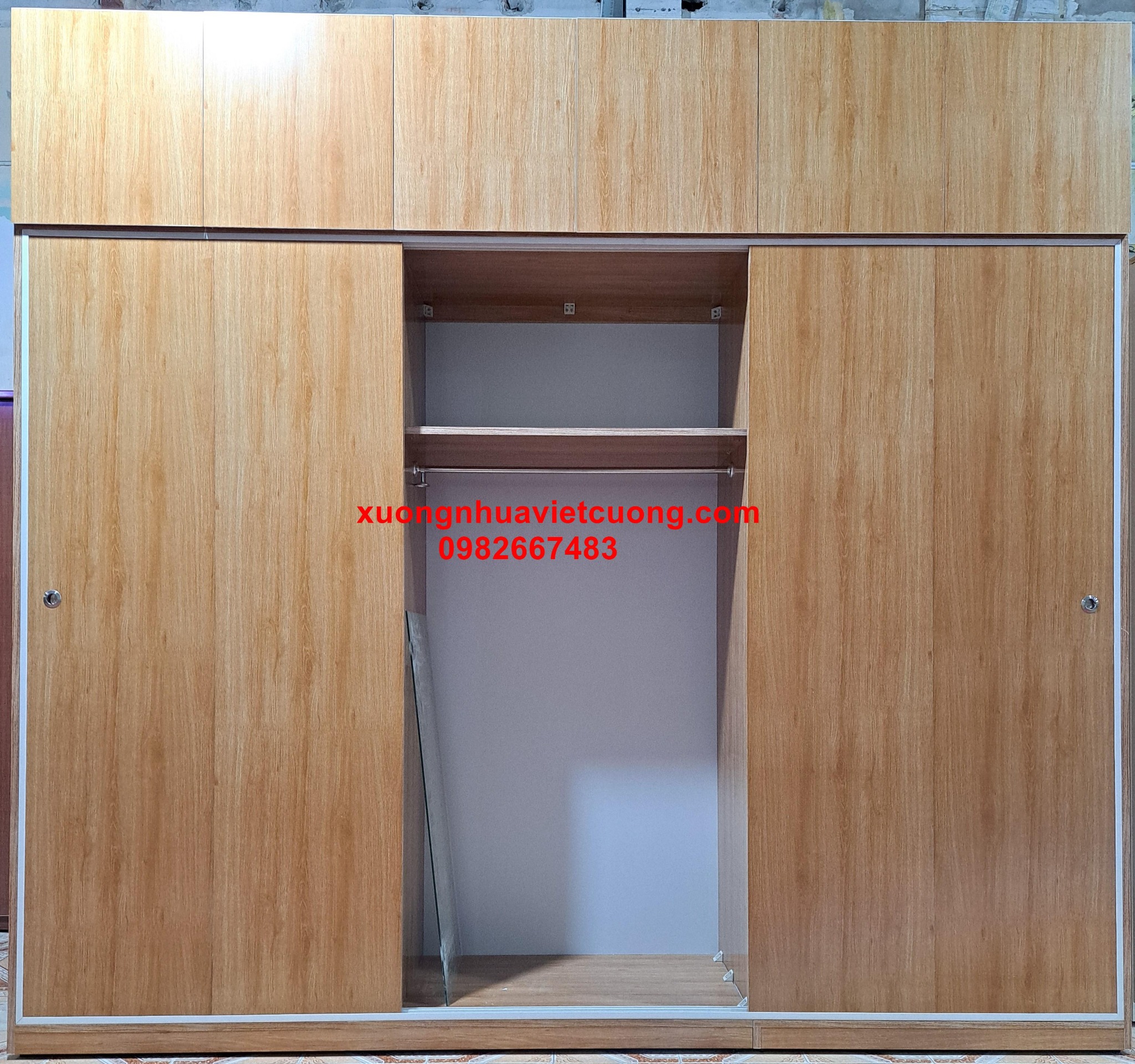 TỦ QUẦN ÁO CÁNH LÙA TCL404