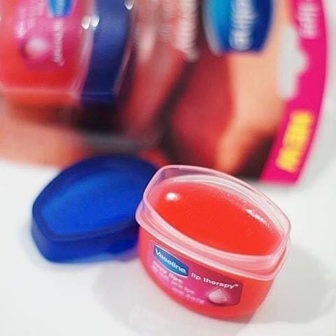  Dưỡng Vaseline đỏ 