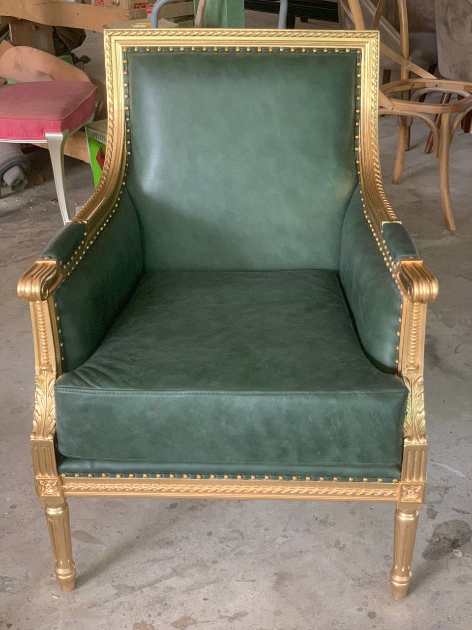 SOFA ĐƠN LOUIS XVI BỌC DA BÒ