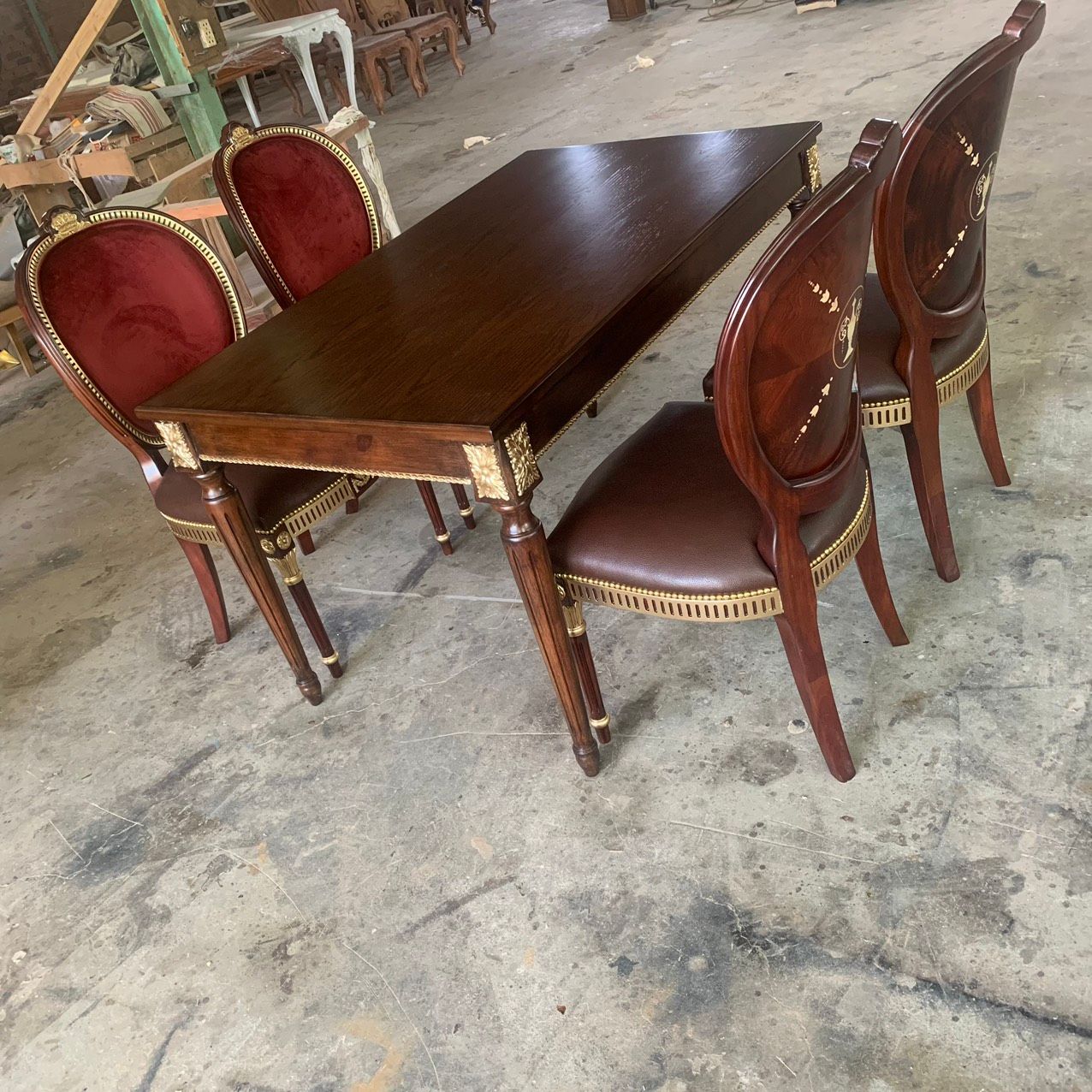 BỘ BÀN ĂN CỔ ĐIỂN LOUIS 4 GHẾ
