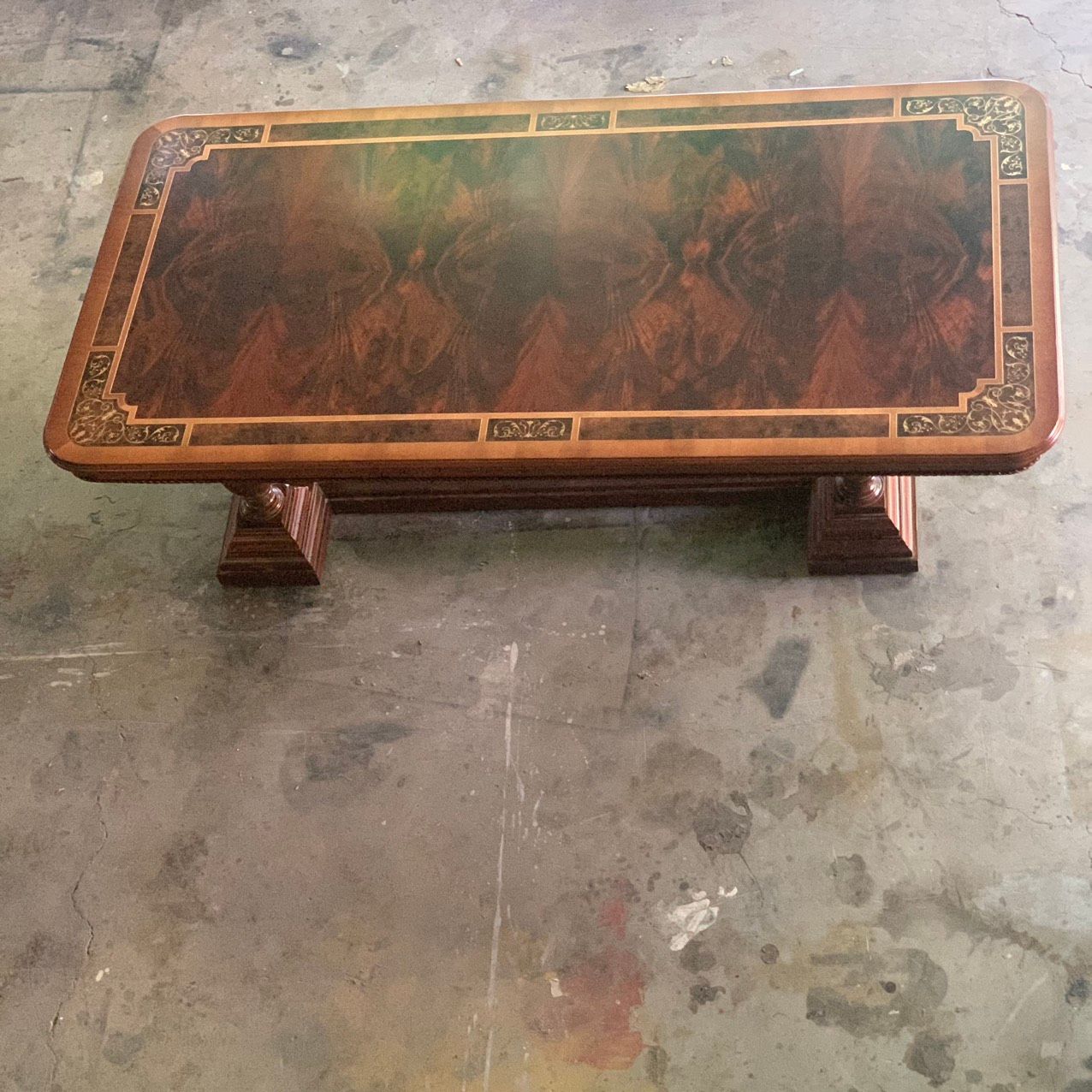 BÀN ĂN CỔ ĐIỂN PHONG CÁCH CHÂU ÂU