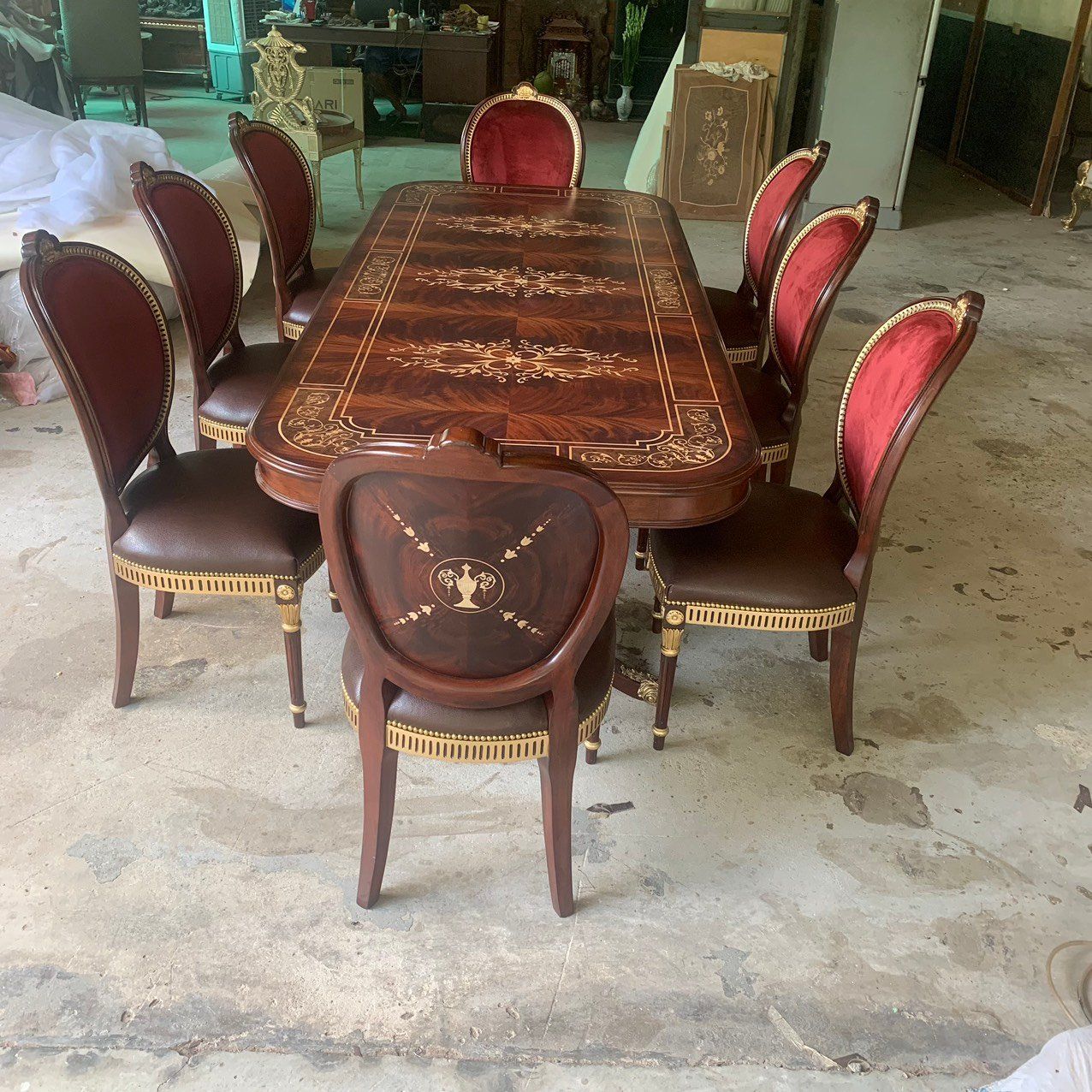 BỘ BÀN ĂN CỔ ĐIỂN LOUIS KING CHAIR 8 GHẾ