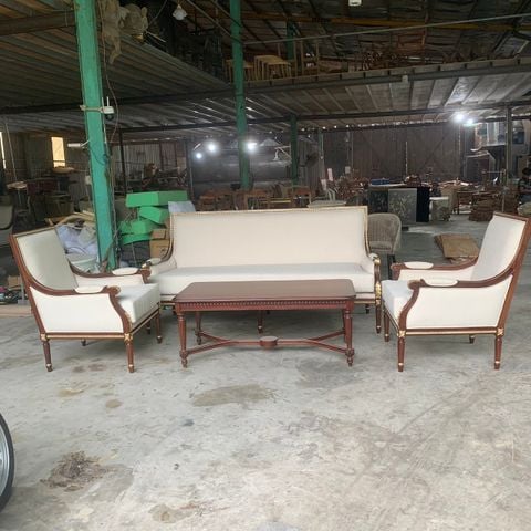 Bộ sofa Louis XVI họa tiết dát vàng sang trọng
