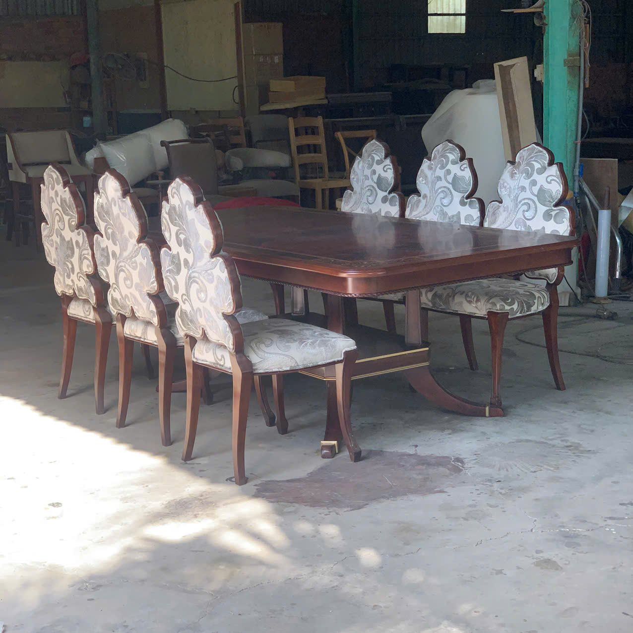 BỘ BÀN ĂN CỔ ĐIỂN LOUIS GỖ XÀ CỪ+ GHẾ CHIẾC LÁ