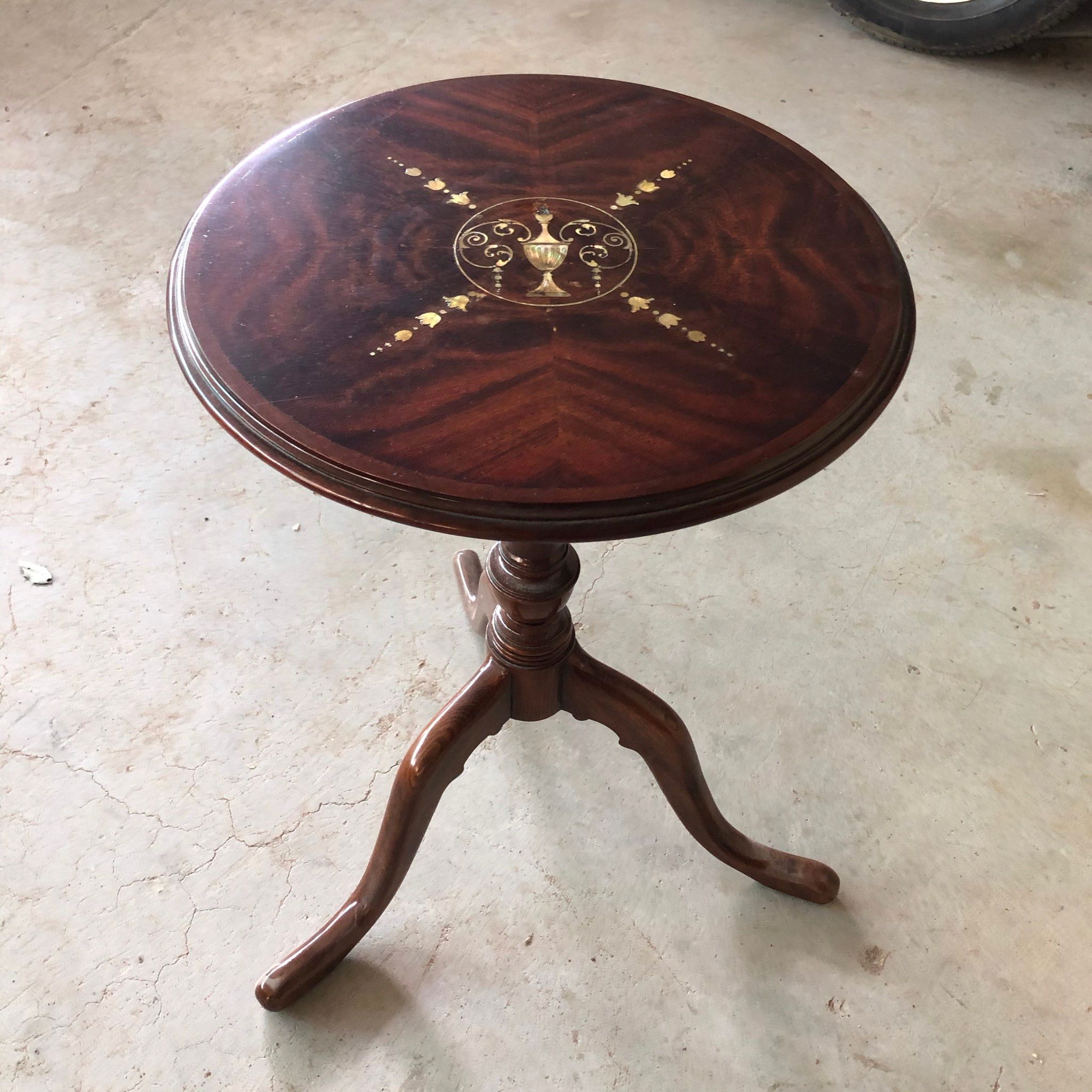 BÀN TRÀ NHỎ TRÒN MẶT CẨN TRAI ( Side Table)